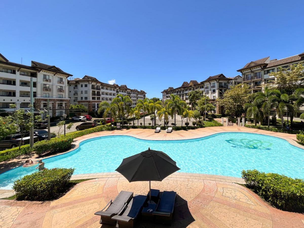 Modern 2Br Condo Near Sm With Free Parking Pool Wifi And Netflix Davao ภายนอก รูปภาพ