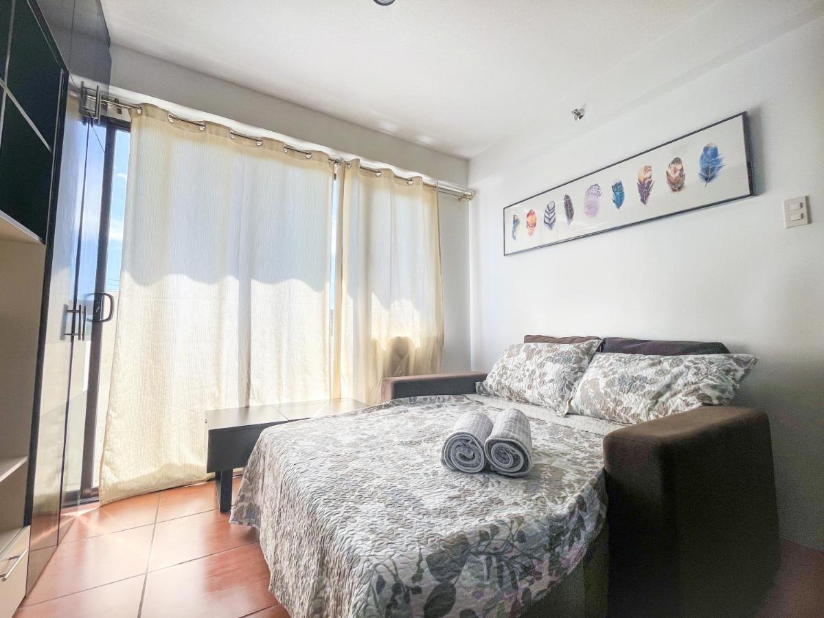 Modern 2Br Condo Near Sm With Free Parking Pool Wifi And Netflix Davao ภายนอก รูปภาพ